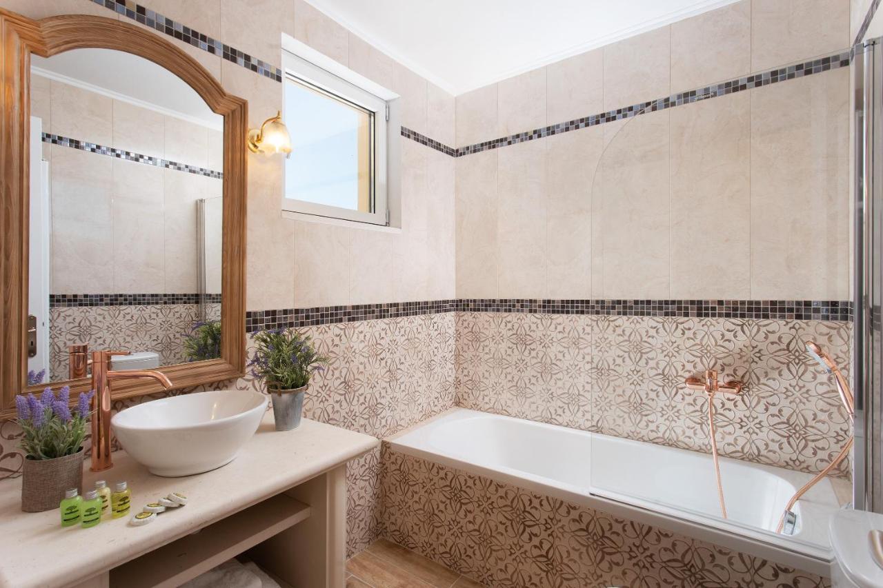 Aneli Luxury Villas - Villa Semeli Áyios Kírikos Esterno foto